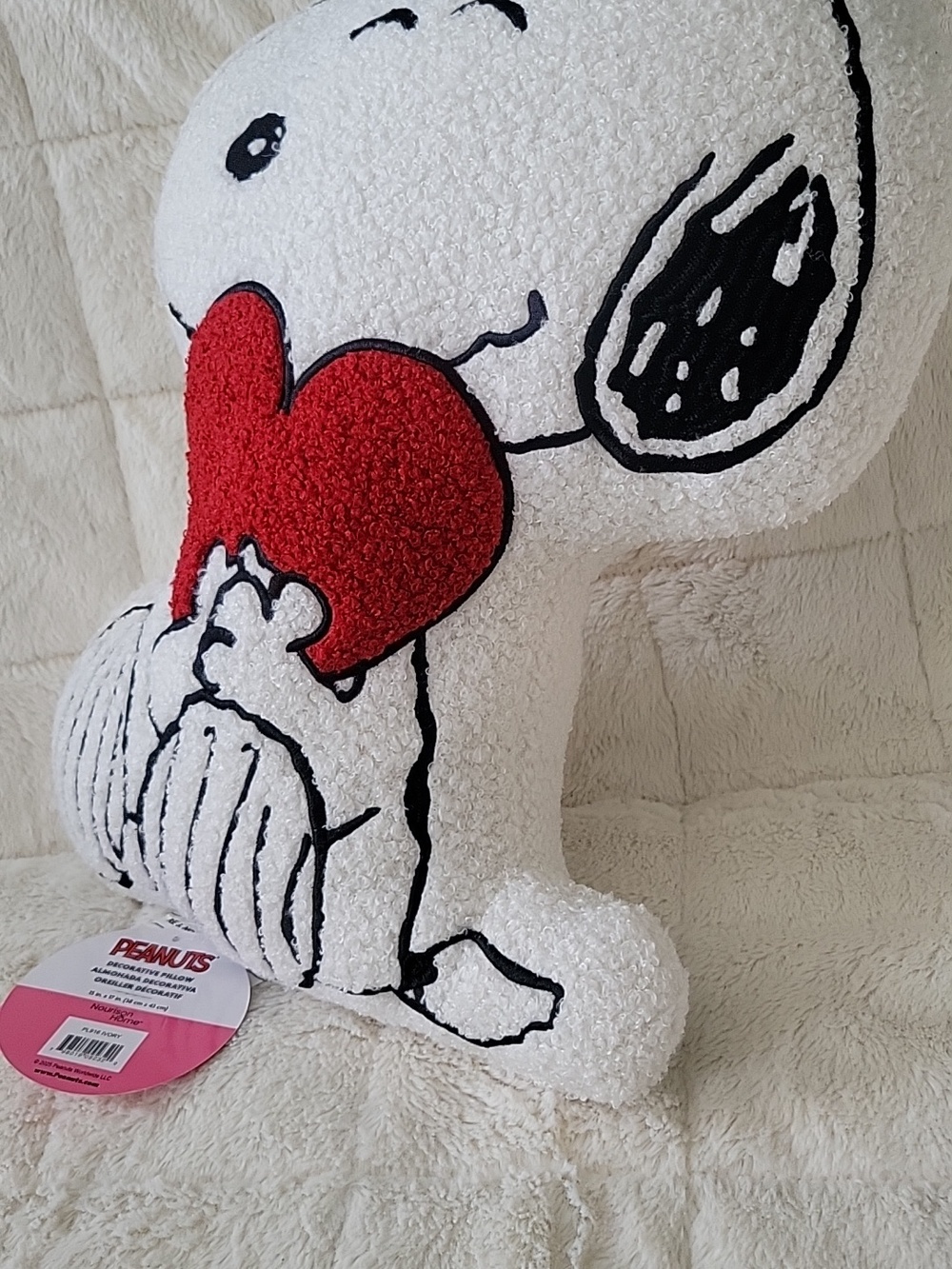 Peanuts Snoopy Decorative Pillow Hugging Heart Limided Edition - Picture 8 of 8